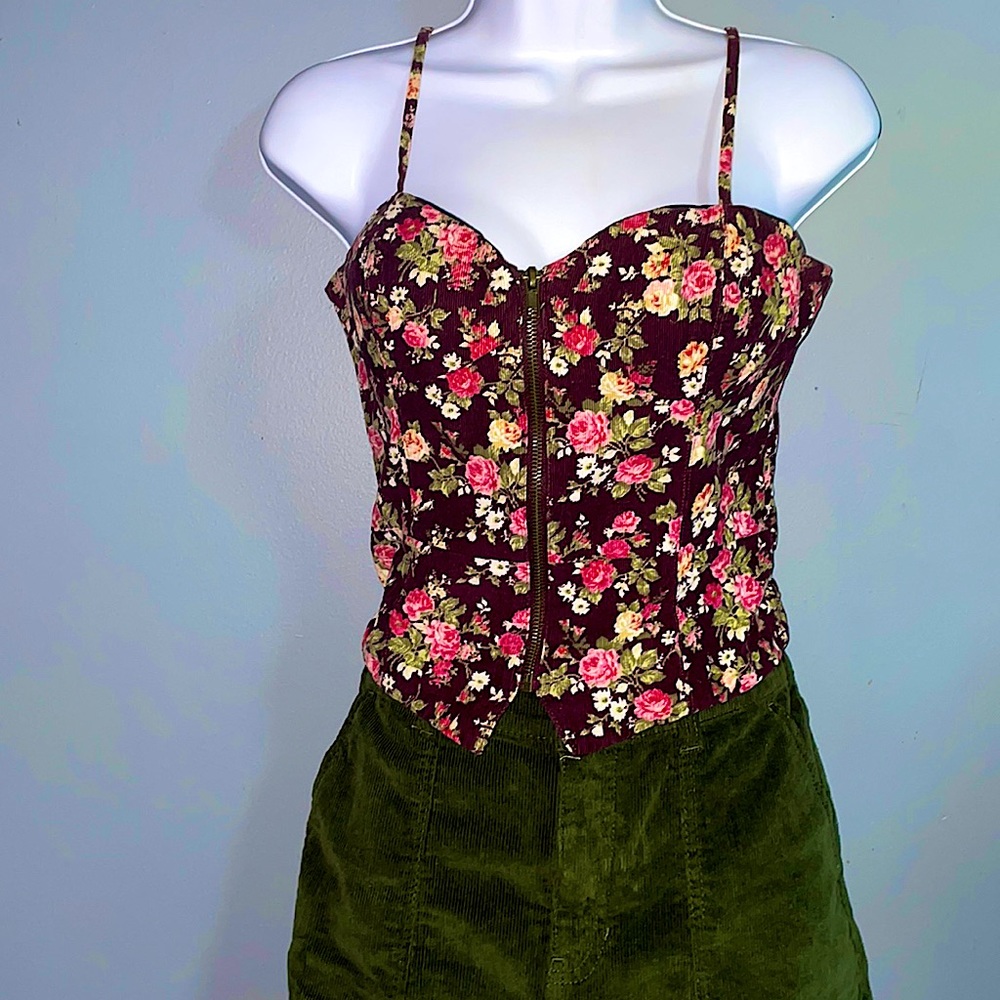 Floral "courderoy" material adjustable zip corset crop- NWOT